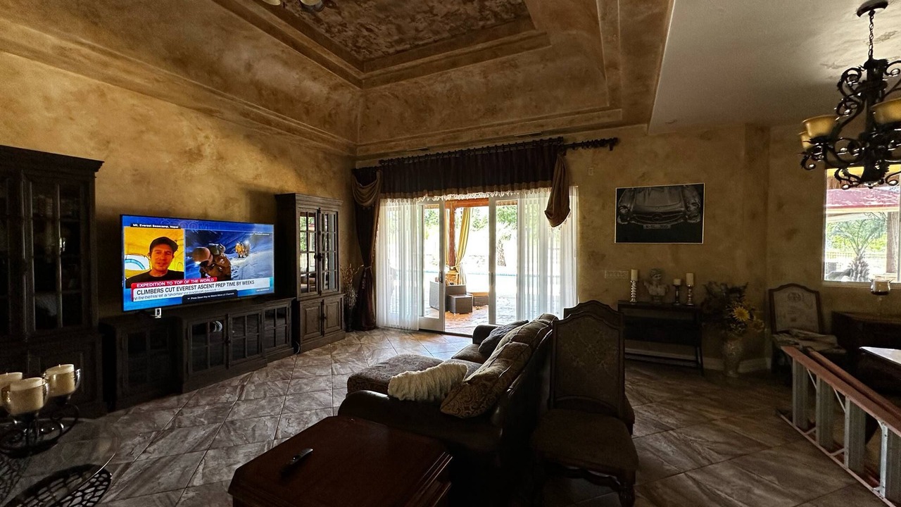 Photo of Livingroom in Lakeport