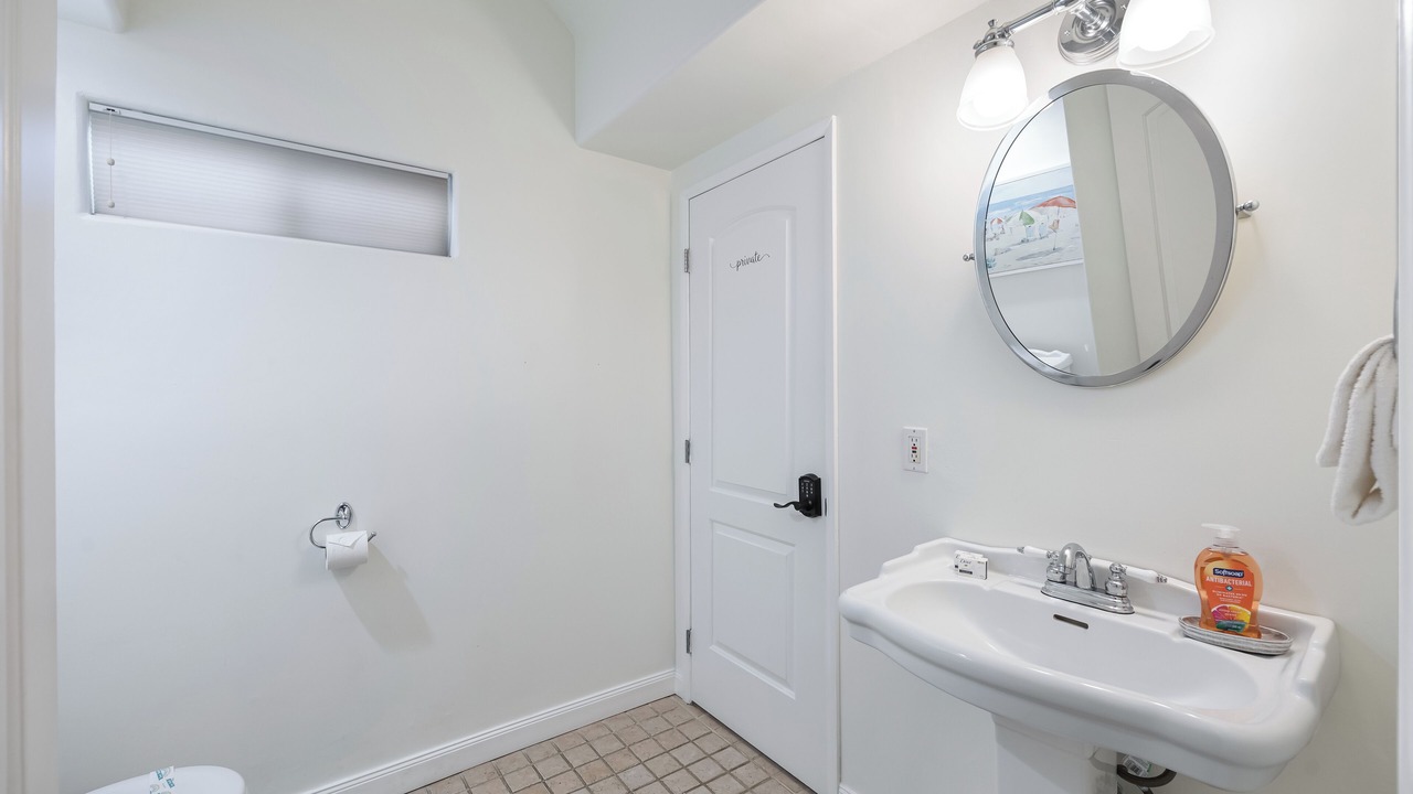 Photo of Bathroom in Belmont Shore
