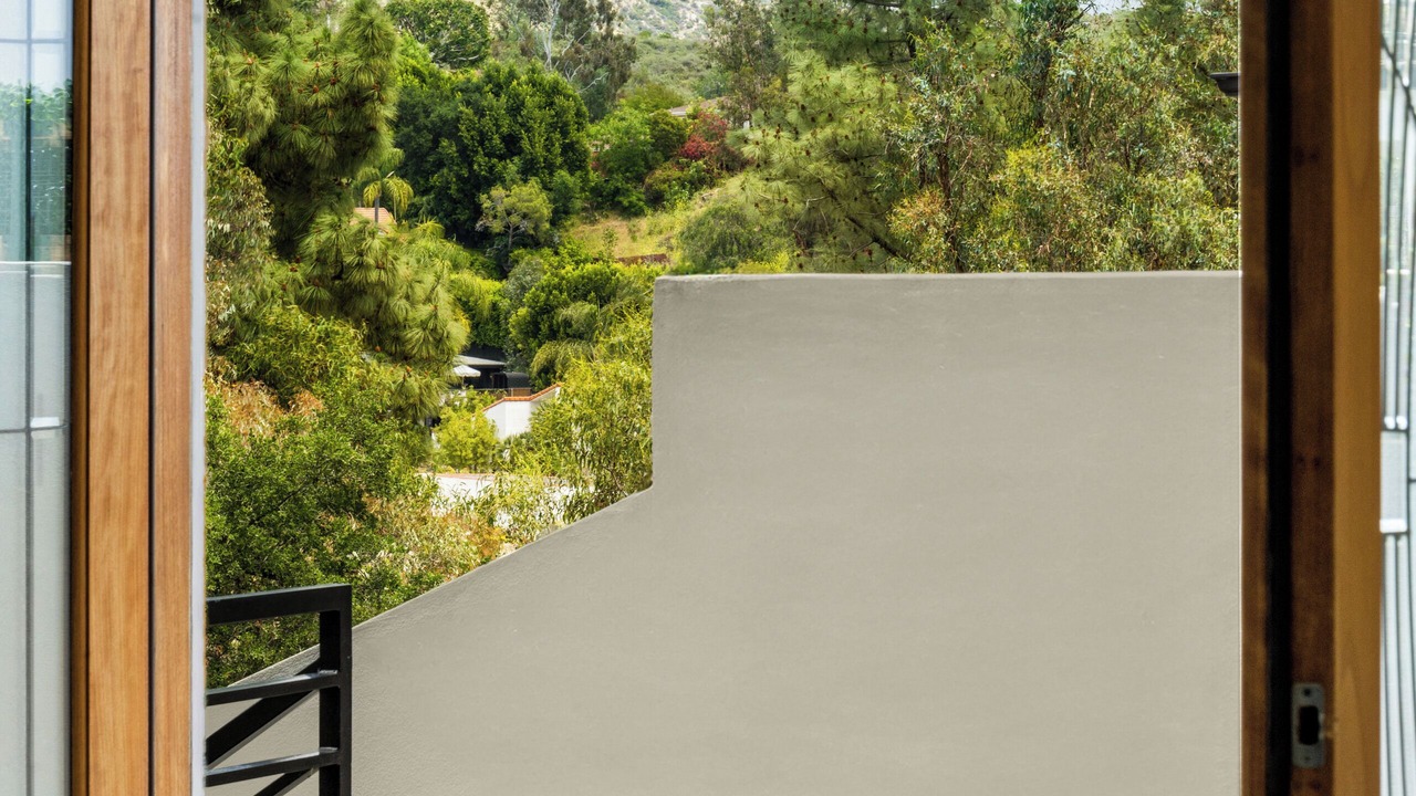 Photo of Others in Hollywood Hills