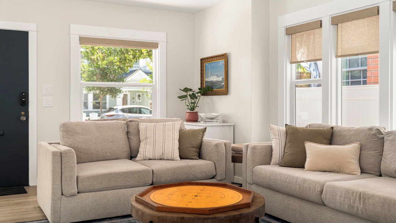 Photo of Livingroom in Belmont Shore