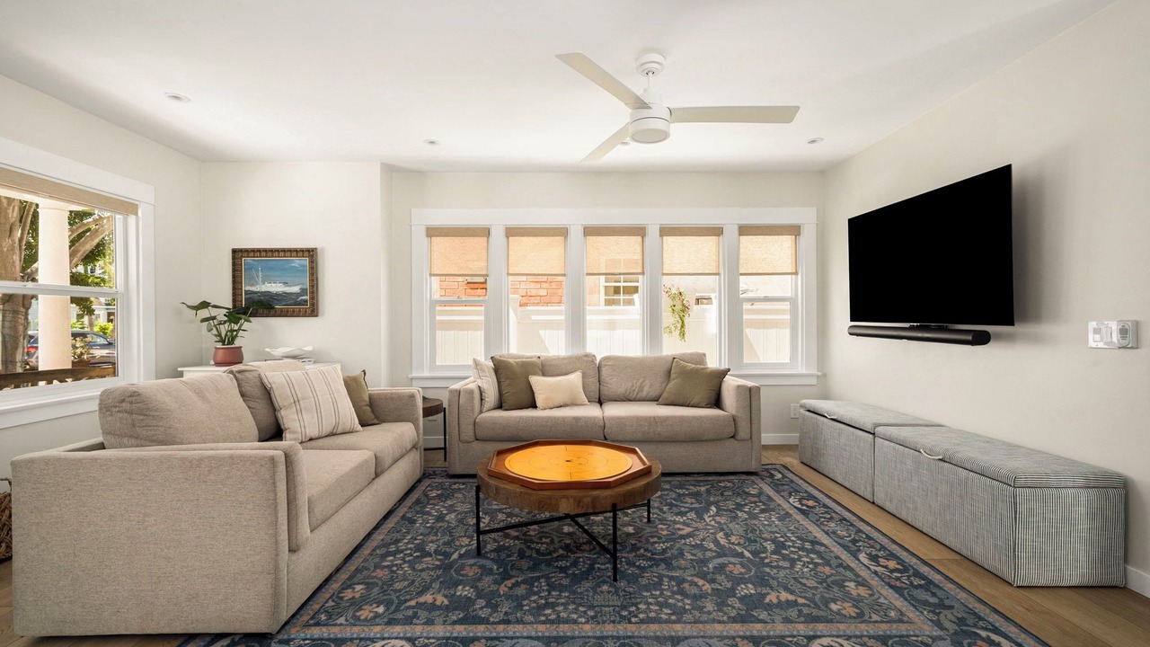 Photo of Livingroom in Belmont Shore