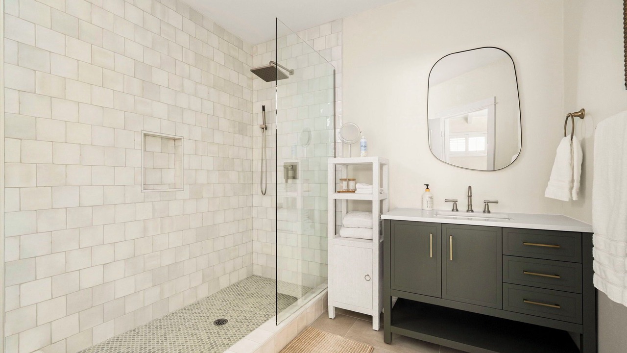 Photo of Bathroom in Belmont Shore