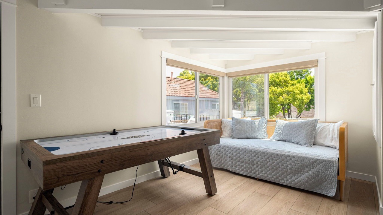 Photo of Bedroom in Belmont Shore