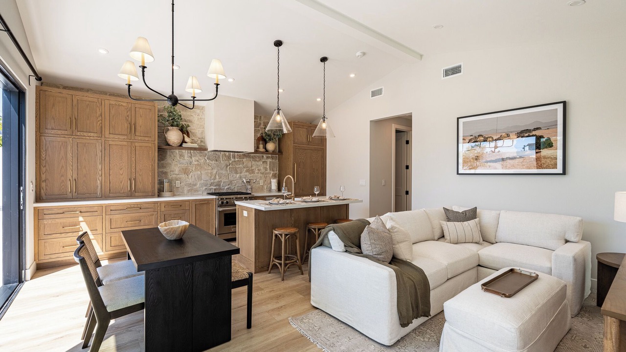 Photo of Livingroom in East Side Costa Mesa