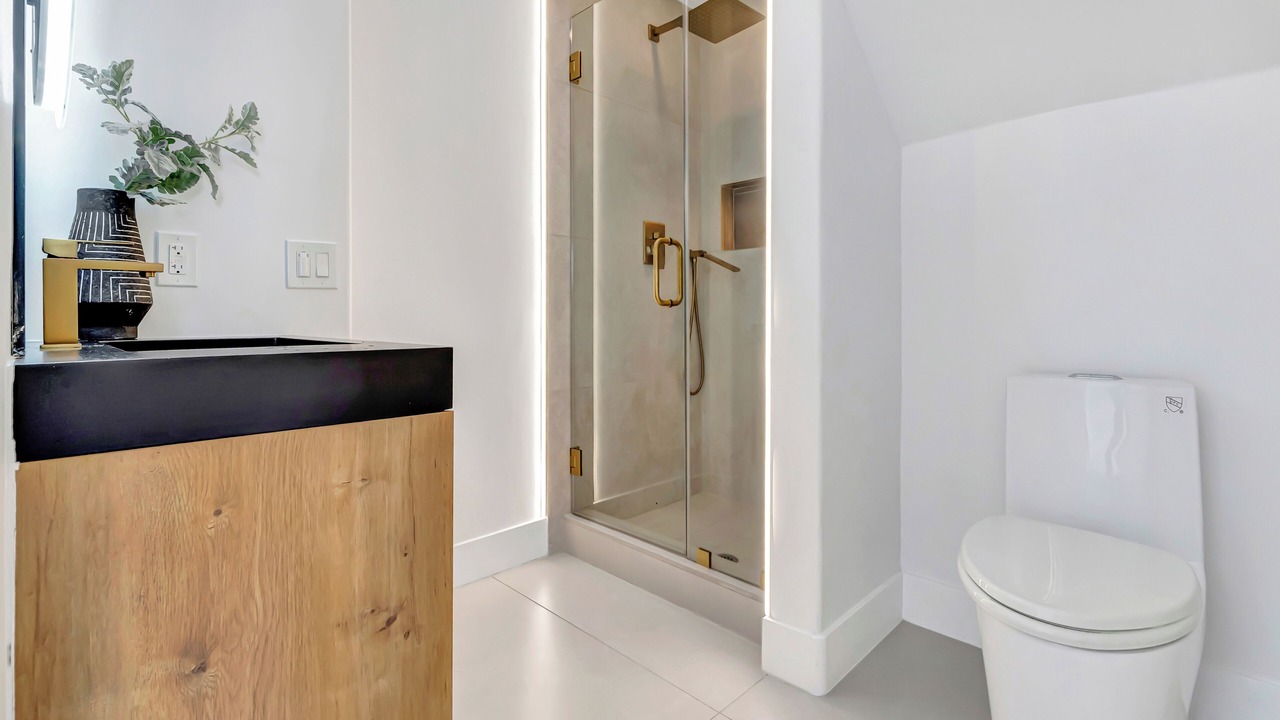 Photo of Bathroom in Hollywood Hills West