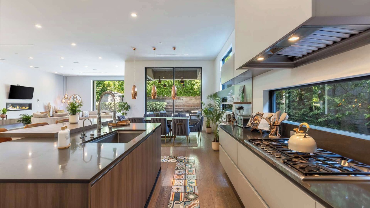Photo of Kitchen in Mid-Wilshire