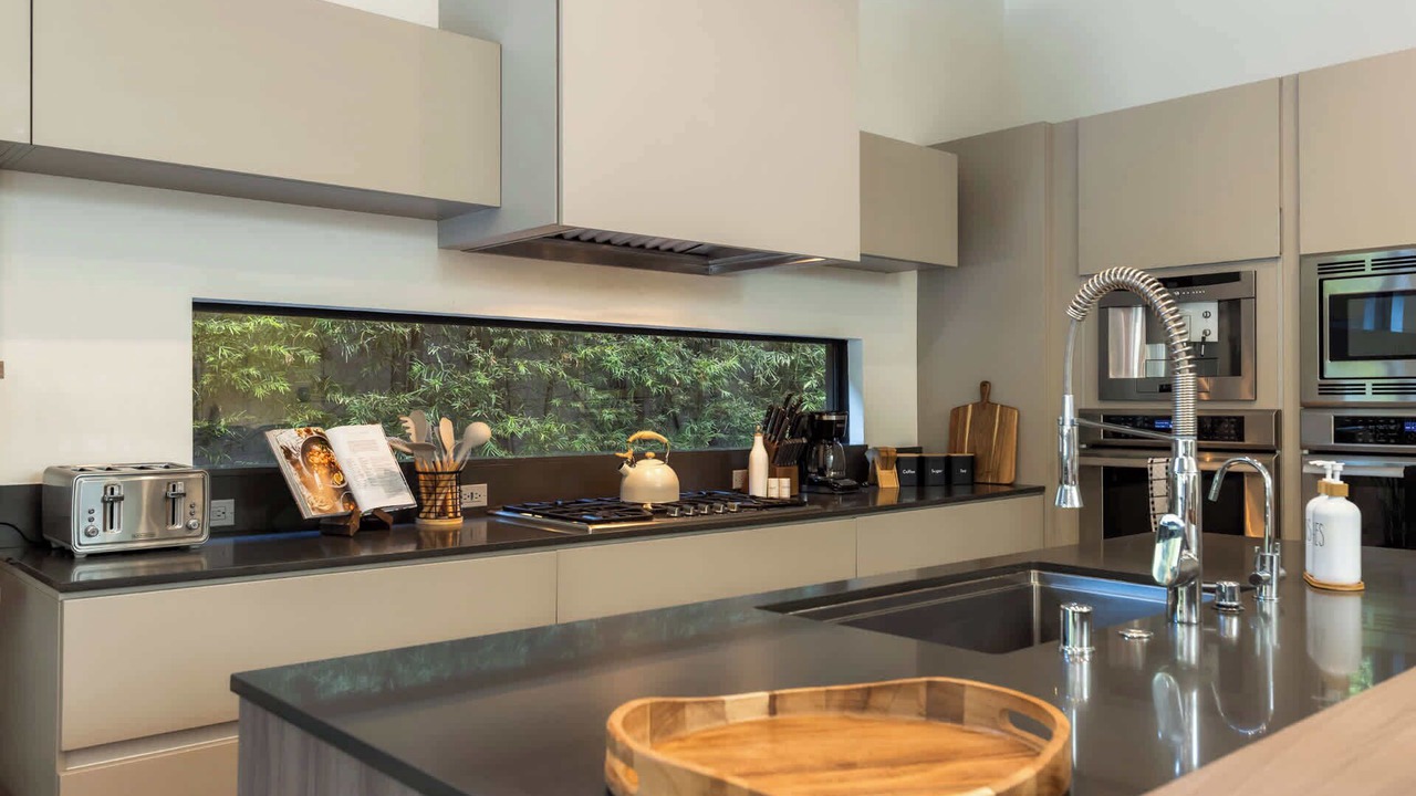 Photo of Kitchen in Mid-Wilshire