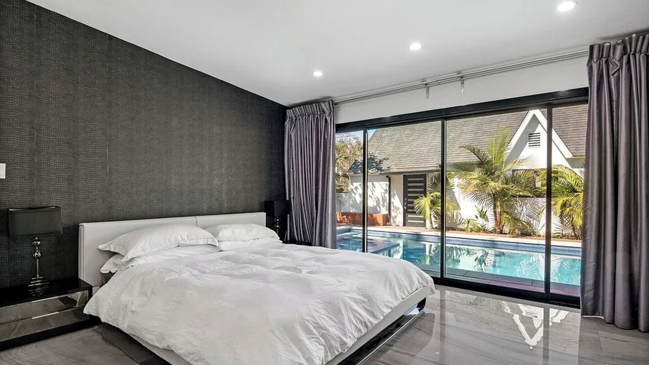 Photo of Bedroom in Greater Wilshire - Hancock Park
