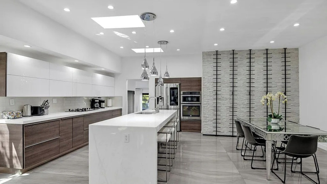 Photo of Kitchen in Greater Wilshire - Hancock Park