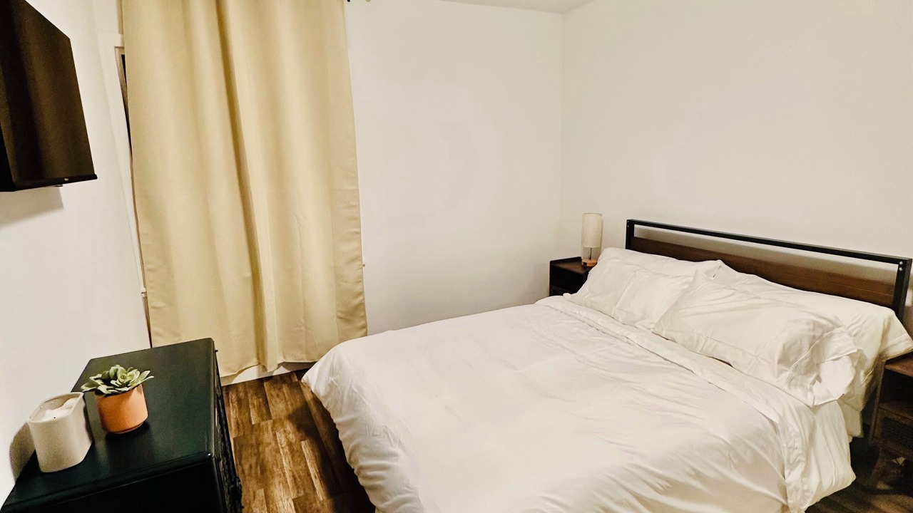 Photo of Bedroom in Northwest Anaheim
