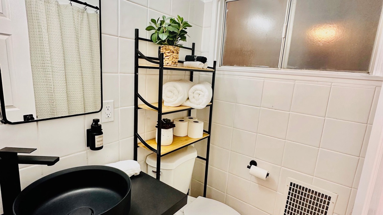 Photo of Bathroom in Northwest Anaheim