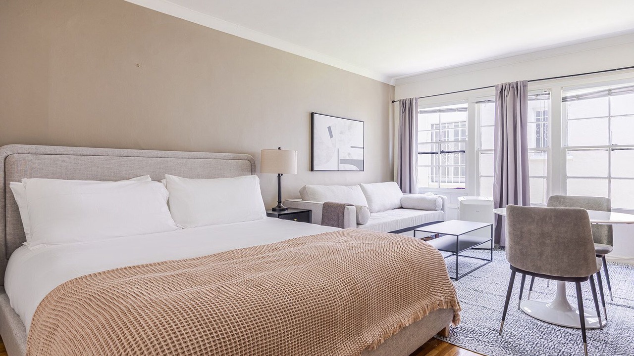 Photo of Bedroom in Beverly Hills