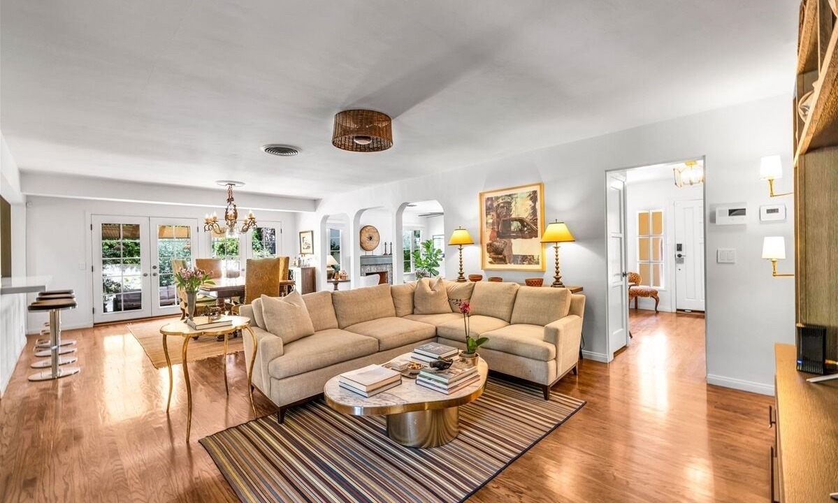 Photo of Livingroom in The Mesa