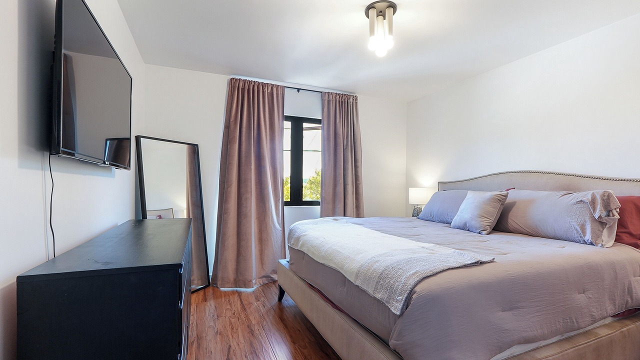 Photo of Bedroom in Los Feliz