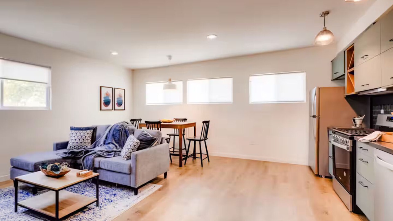 Photo of Livingroom in Charter Oak