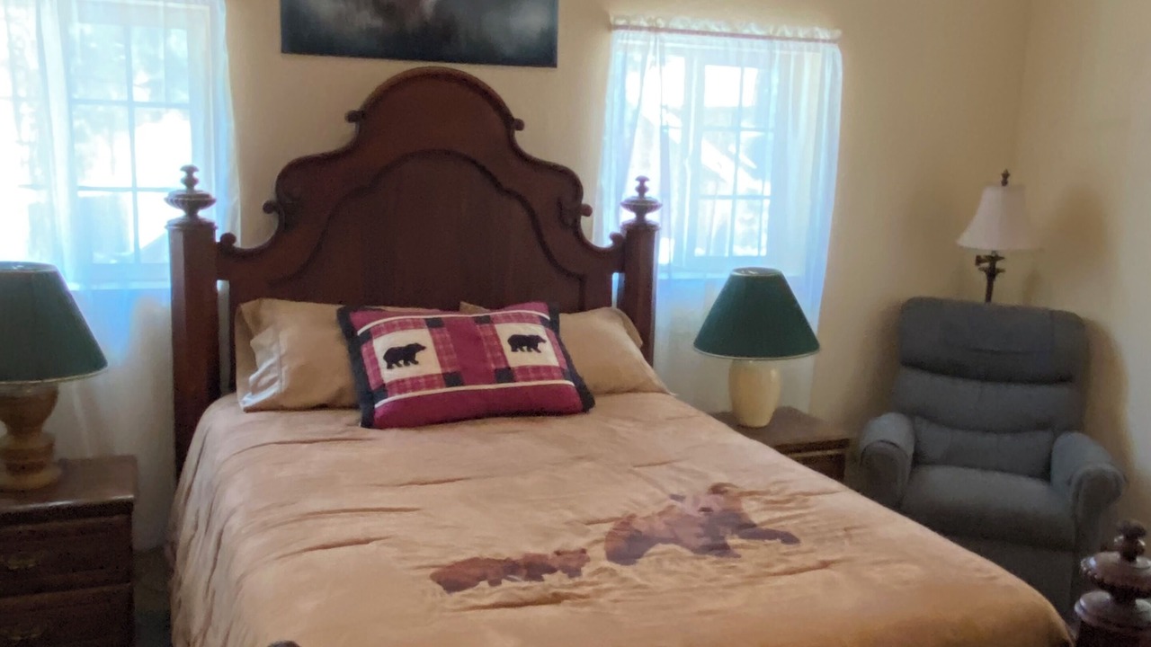 Photo of Bedroom in Fawnskin