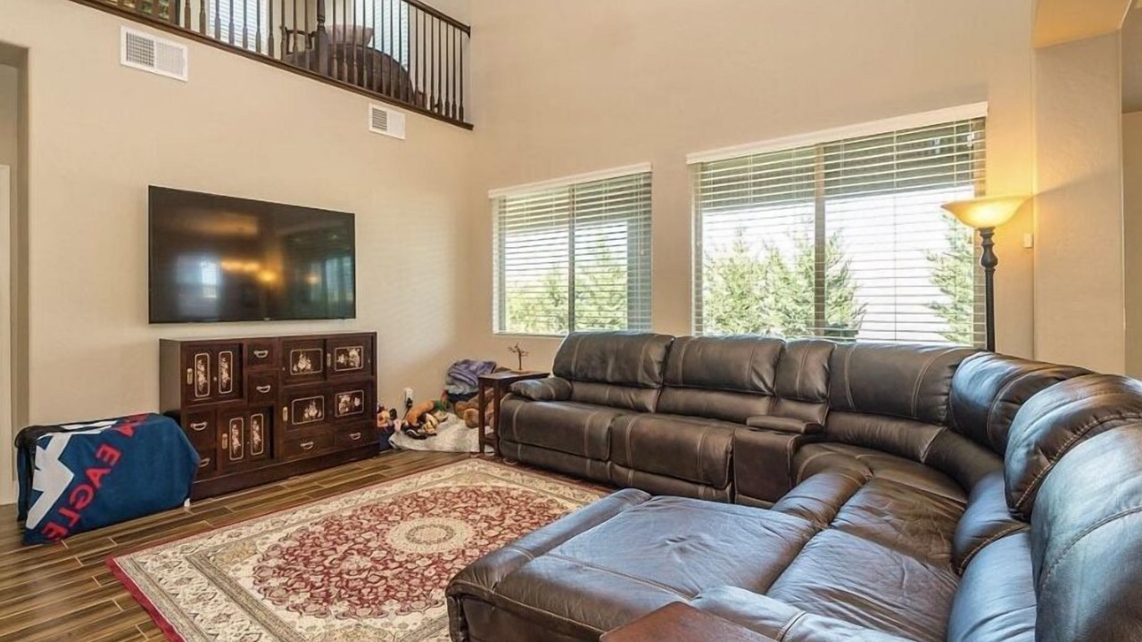 Photo of Livingroom in Hanford