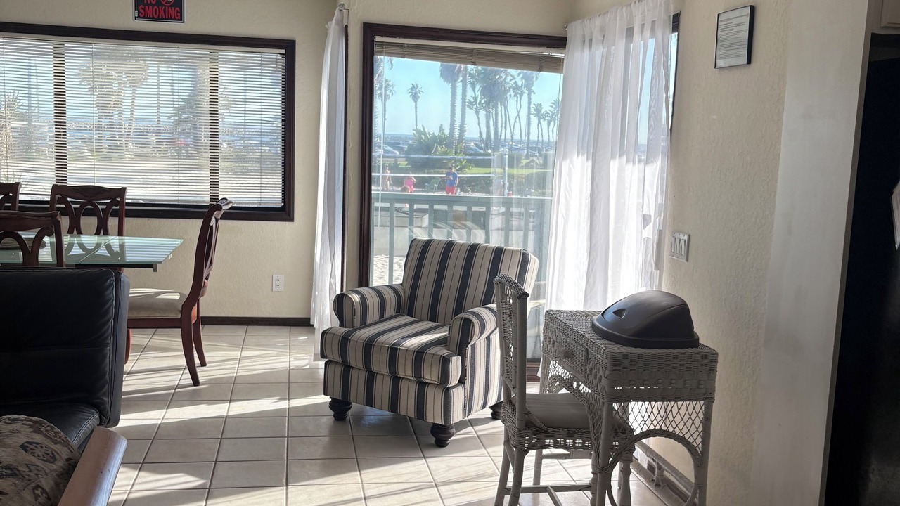 Photo of Livingroom in South Mission Beach