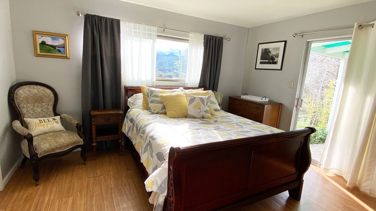 Photo of Bedroom in Willits