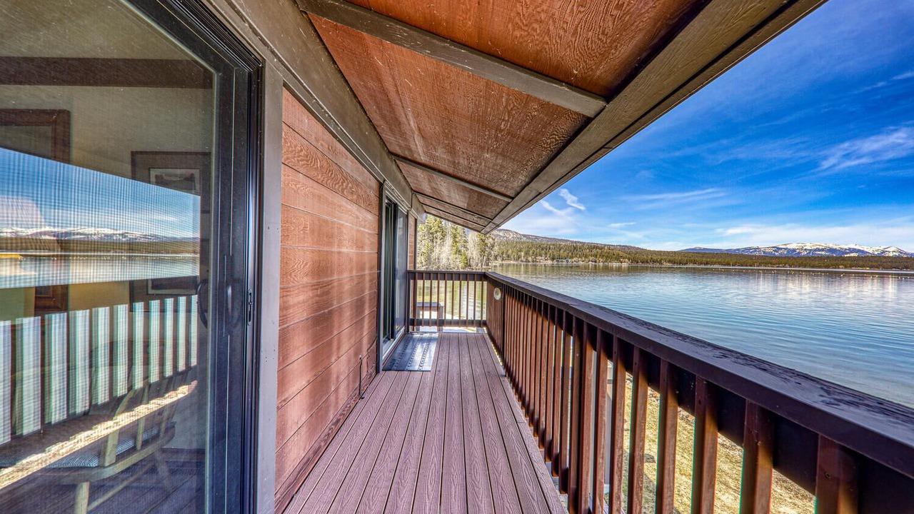 Photo of Patio Balcony in Tahoe Tavern