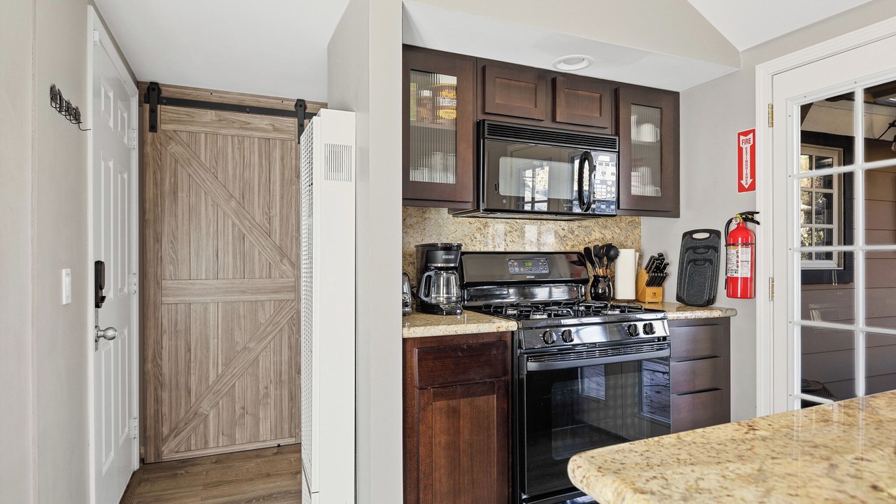 Photo of Kitchen in Green Valley Lake