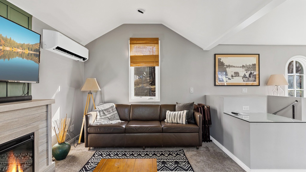 Photo of Livingroom in Green Valley Lake