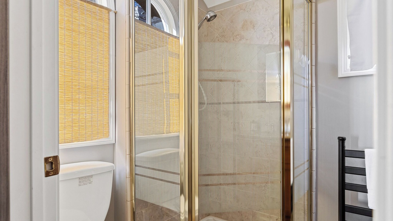 Photo of Bathroom in Green Valley Lake