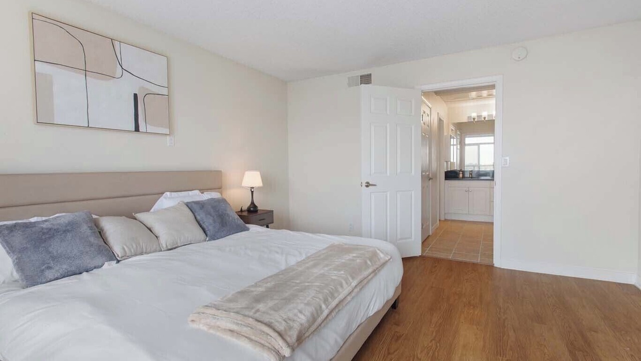 Photo of Bedroom in Marina Peninsula