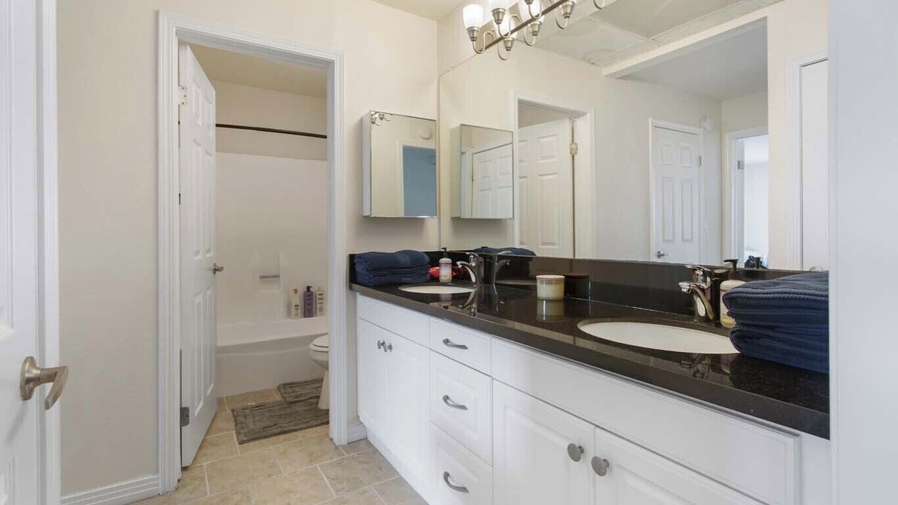 Photo of Bathroom in Marina Peninsula