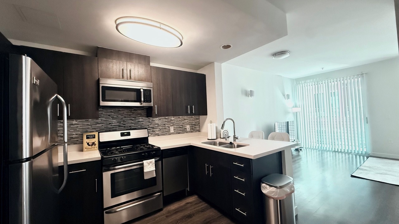 Photo of Kitchen in Wilshire Center