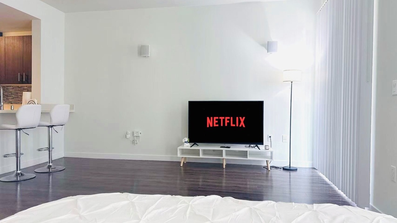Photo of Bedroom in Wilshire Center
