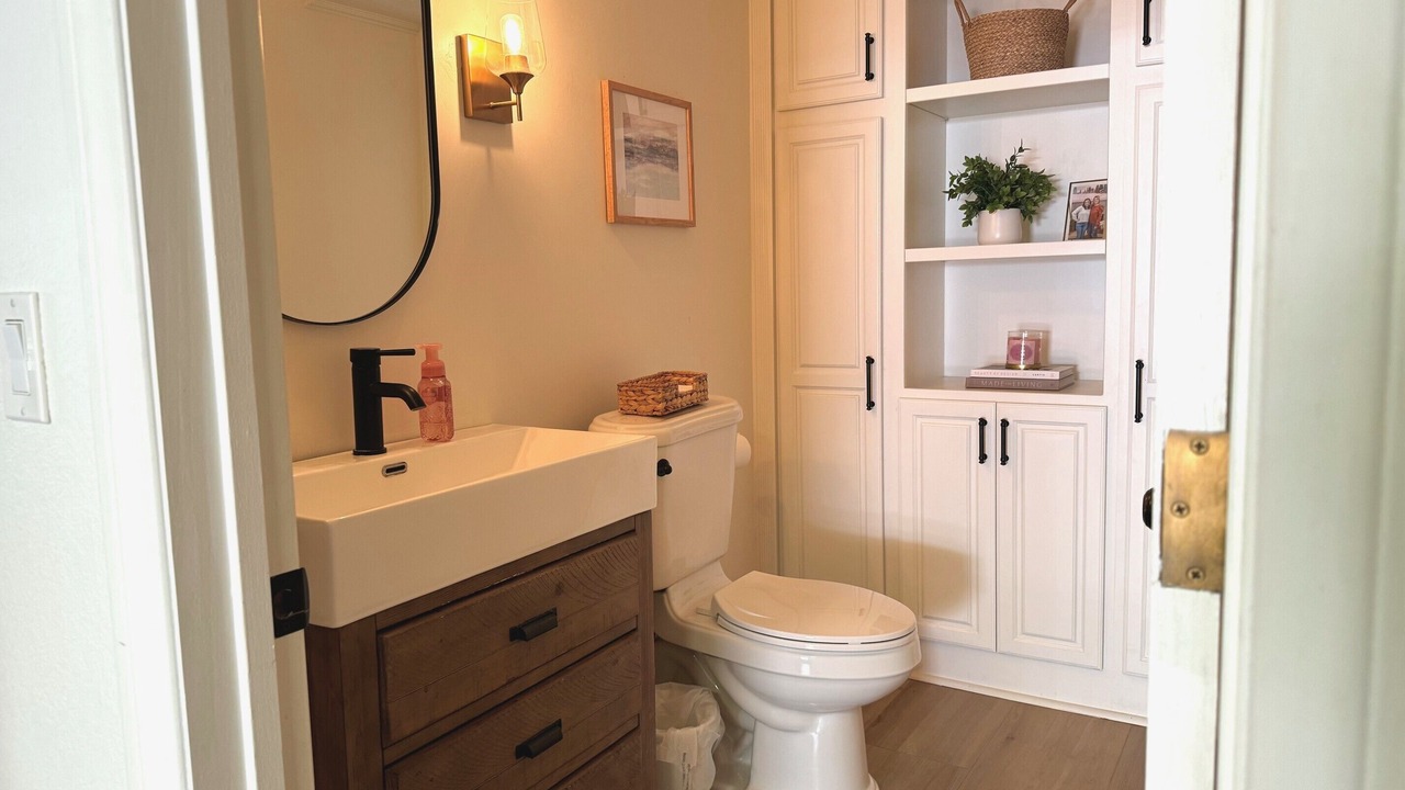 Photo of Bathroom in Lakeside