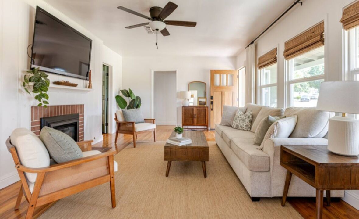 Photo of Livingroom in Bakersfield