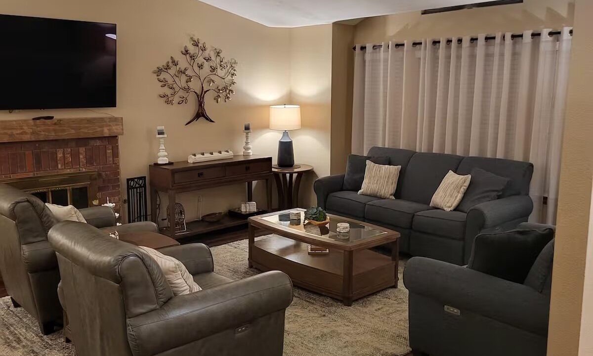Photo of Livingroom in Porterville