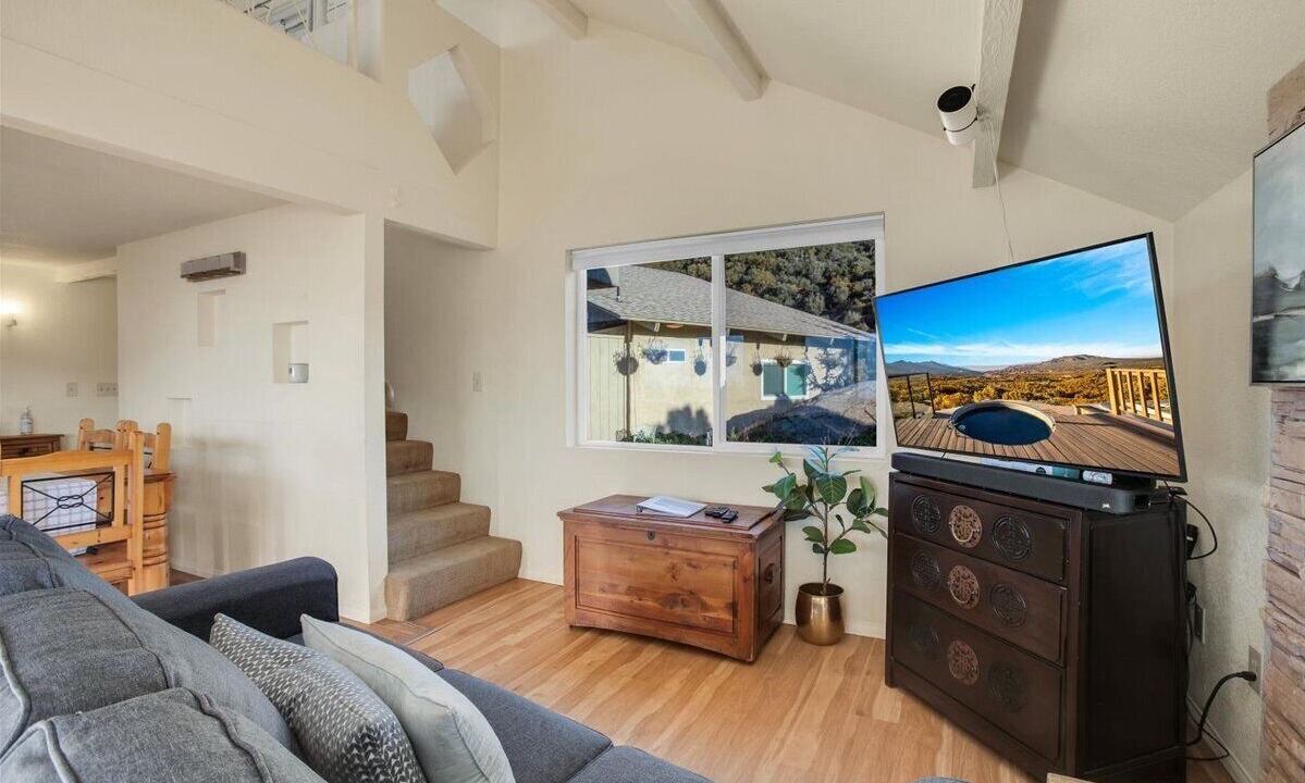 Photo of Livingroom in Mountain Center
