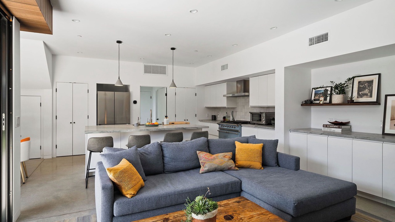 Photo of Livingroom in Culver - West