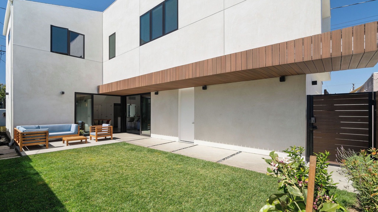 Photo of Patio Balcony in Culver - West
