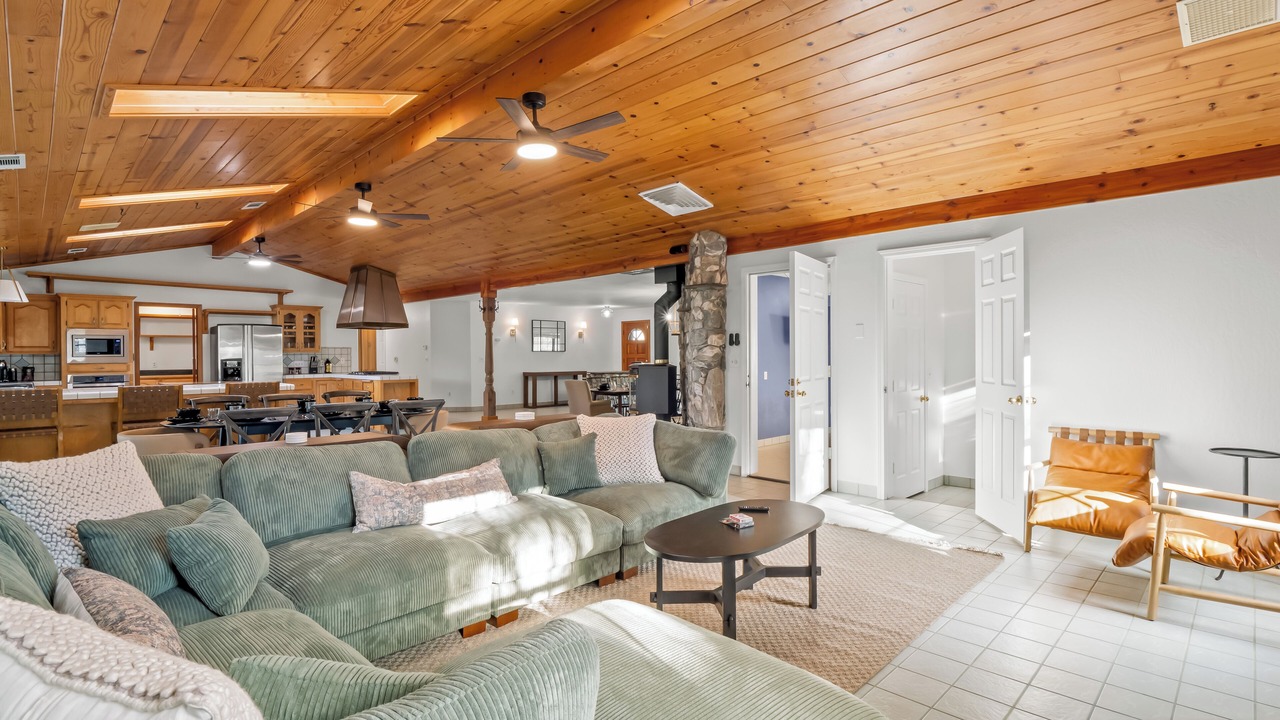 Photo of Livingroom in Ahwahnee