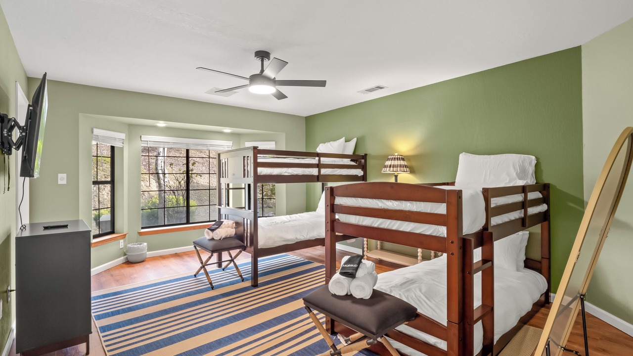 Photo of Bedroom in Ahwahnee