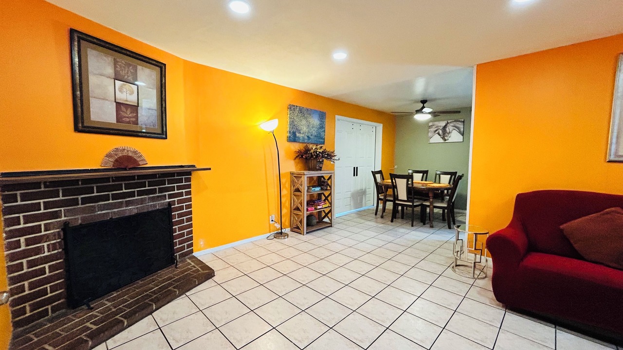Photo of Livingroom in Cypress
