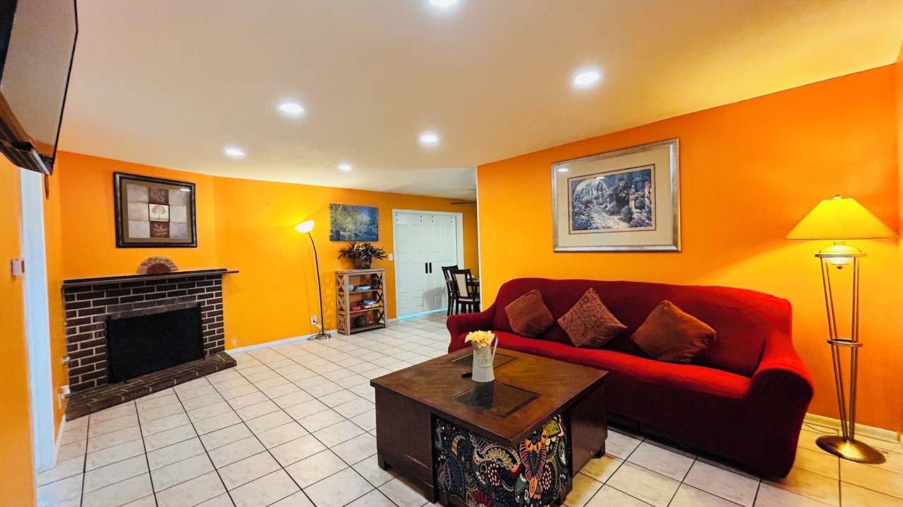 Photo of Livingroom in Cypress