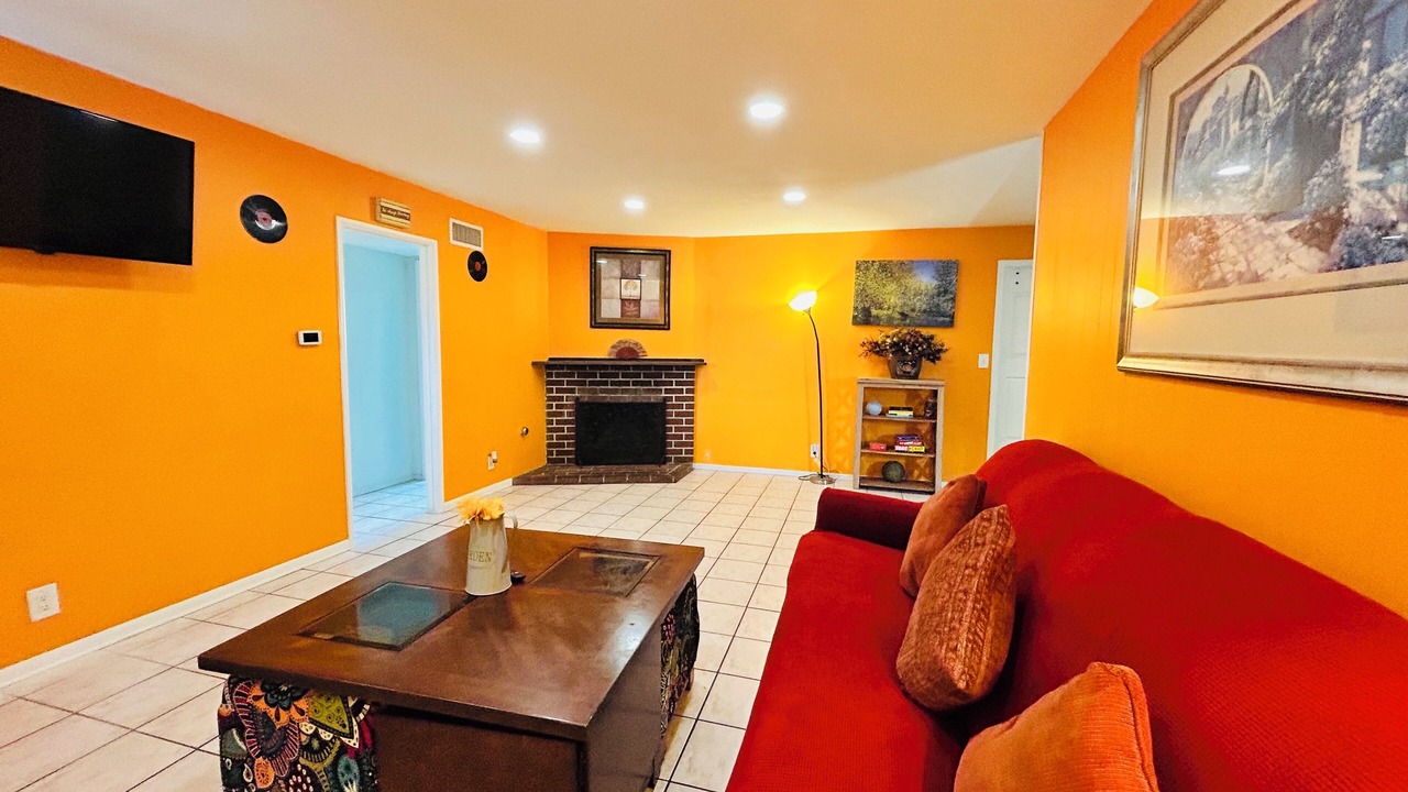 Photo of Livingroom in Cypress