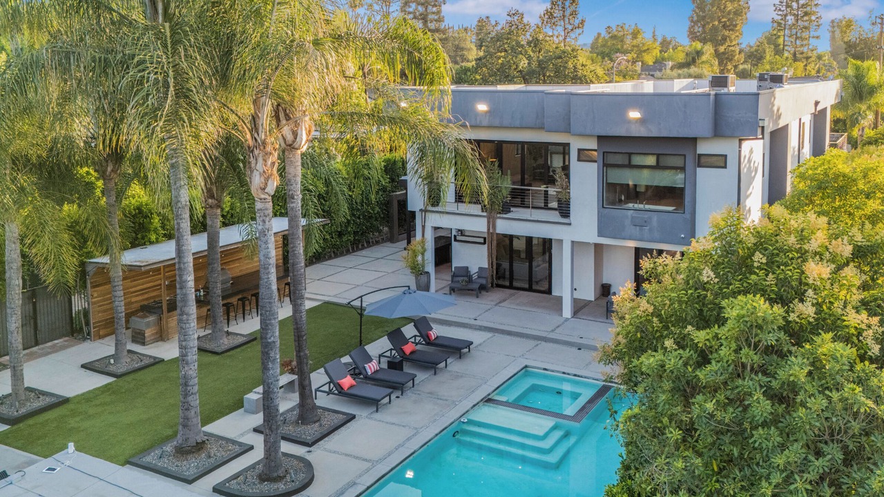 Photo of Outdoor in Encino
