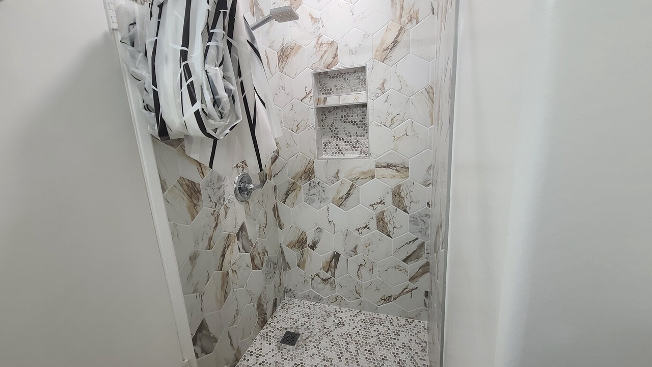 Photo of Bathroom in Delthorne