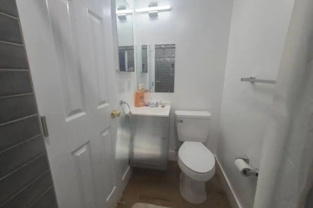 Photo of Bathroom in Delthorne