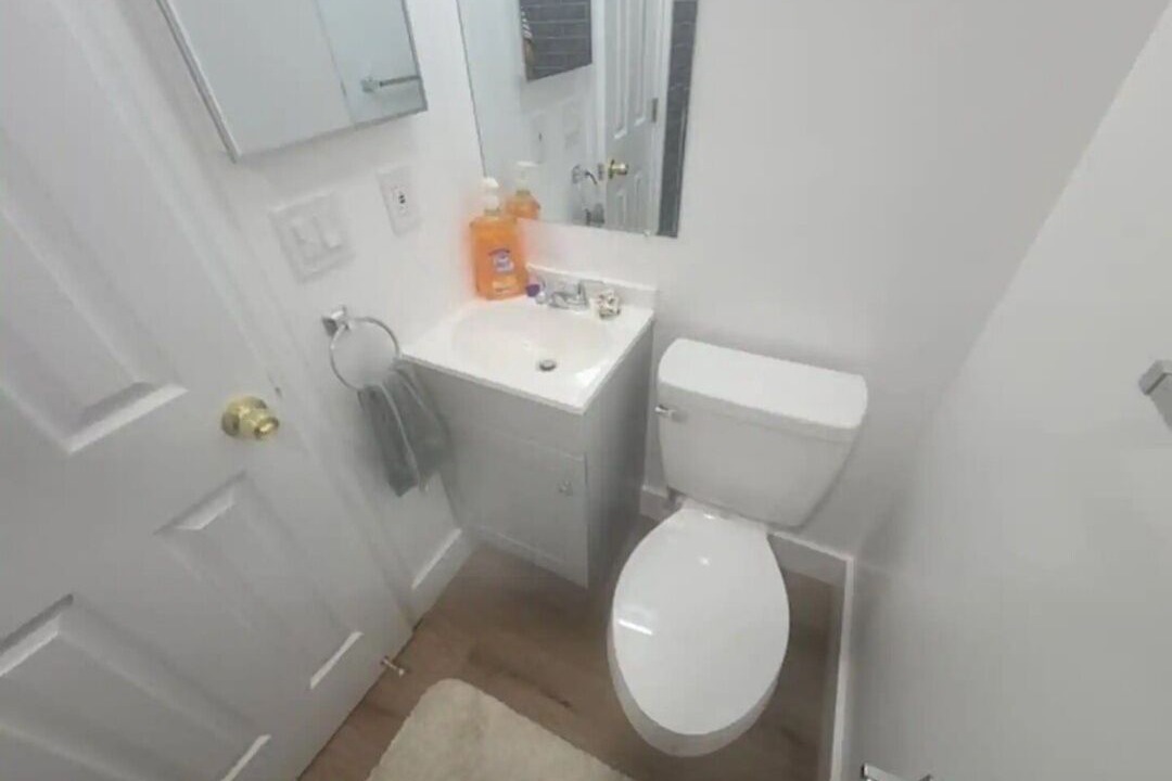 Photo of Bathroom in Delthorne