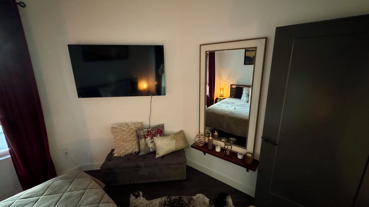 Photo of Bedroom in Costa Mesa