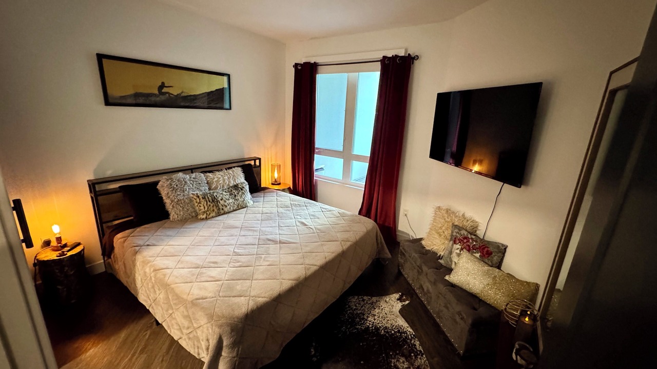 Photo of Bedroom in Costa Mesa