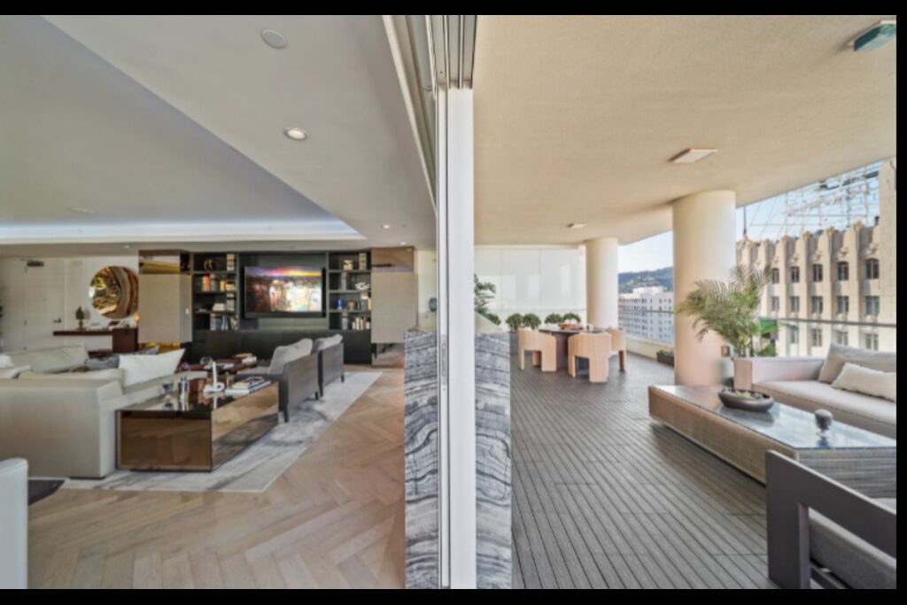 Photo of Outdoor in Hollywood