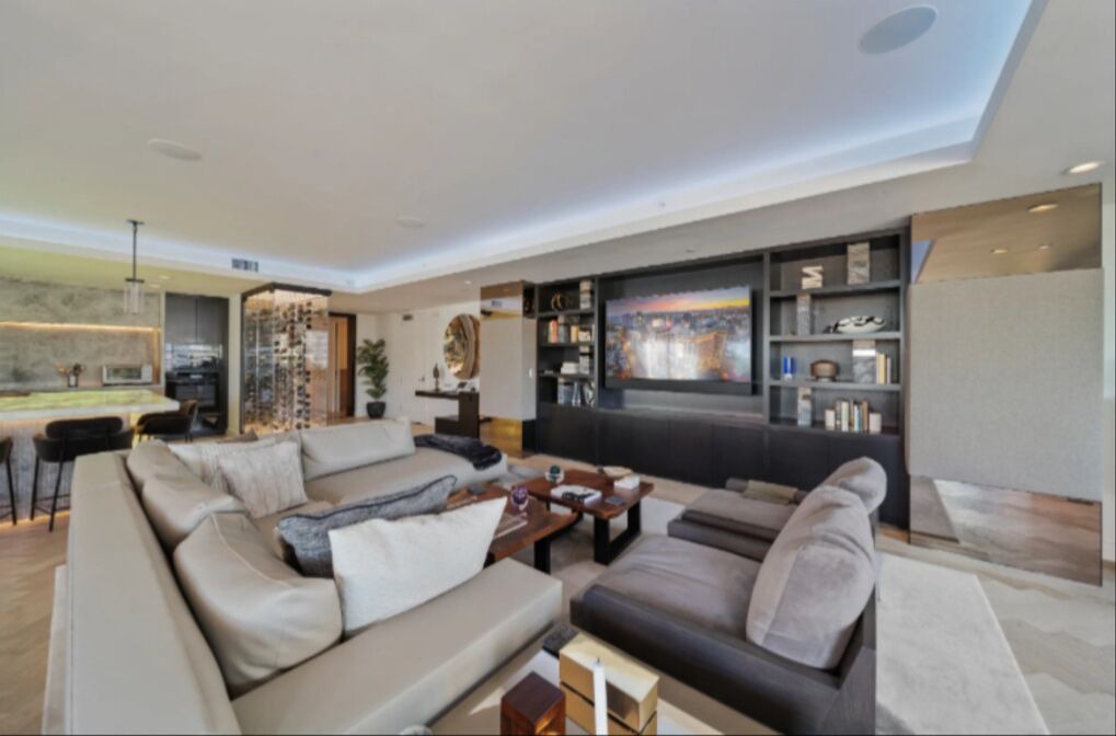 Photo of Livingroom in Hollywood